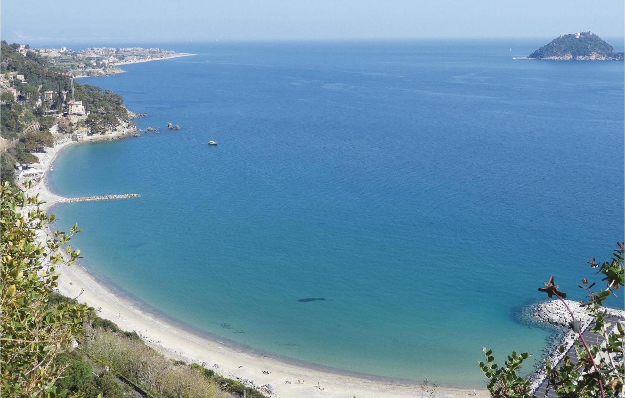 Amazing Apartment In Albenga With Wifi Exterior photo